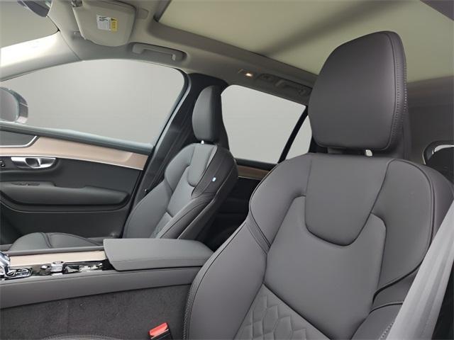 new 2025 Volvo XC90 car, priced at $61,485