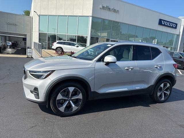 used 2023 Volvo XC40 car, priced at $31,900