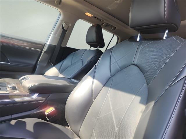 used 2022 Toyota Highlander car, priced at $45,500