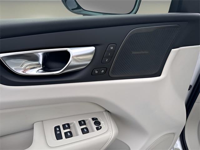 new 2025 Volvo XC60 car, priced at $57,310
