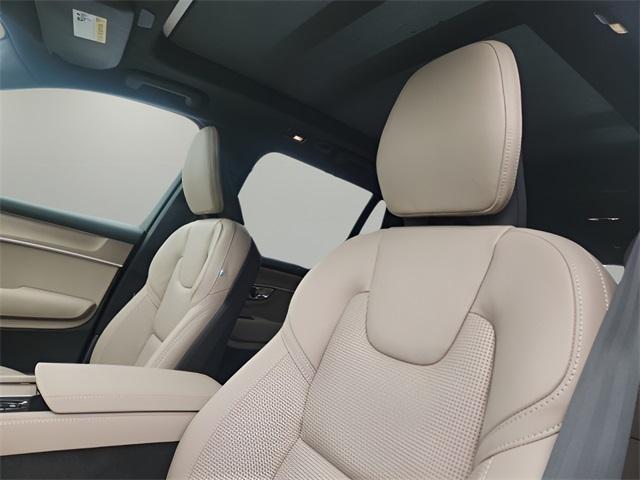 new 2025 Volvo XC90 car, priced at $81,490