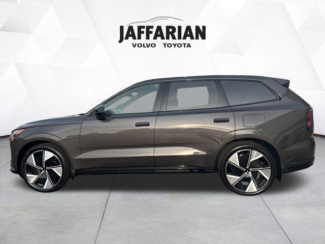 new 2025 Volvo EX90 car, priced at $92,505