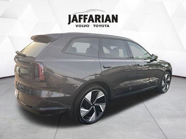 new 2025 Volvo EX90 car, priced at $92,505