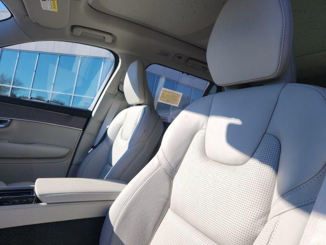 new 2026 Volvo XC90 car, priced at $75,155