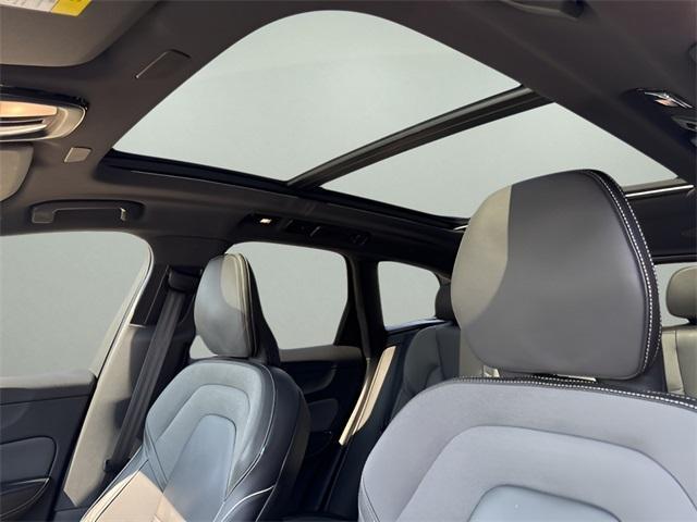 used 2022 Volvo XC60 Recharge Plug-In Hybrid car, priced at $36,900