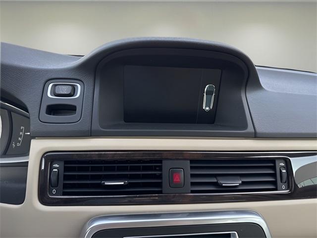 used 2016 Volvo XC70 car, priced at $15,500
