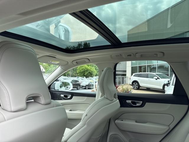 used 2022 Volvo XC60 car, priced at $36,900