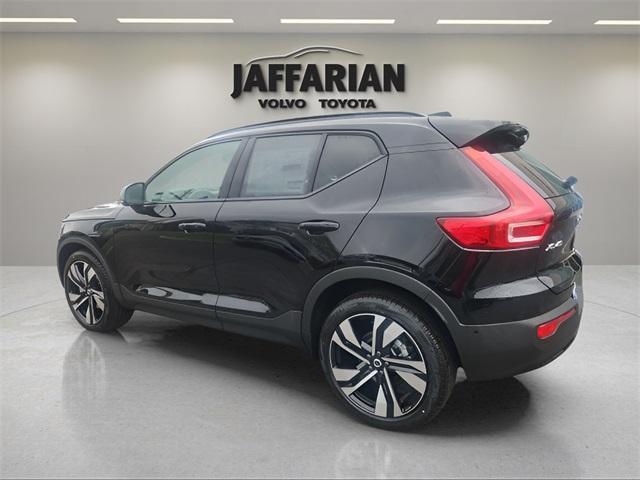 new 2025 Volvo XC40 car, priced at $49,810