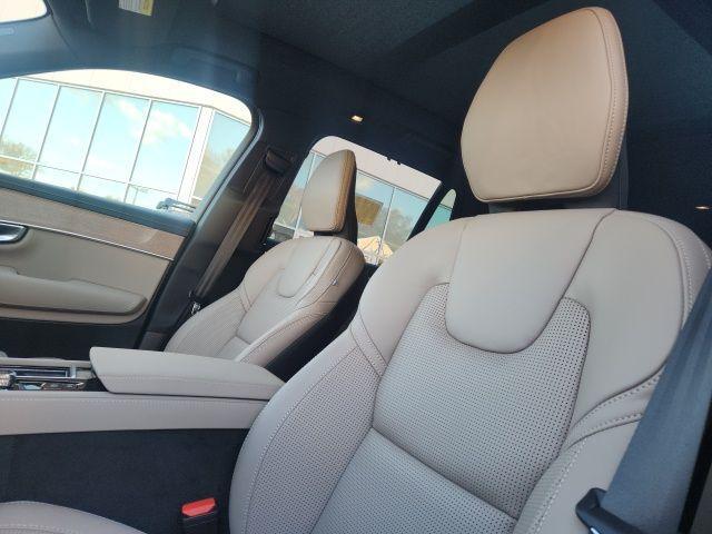 new 2026 Volvo XC90 car, priced at $79,585