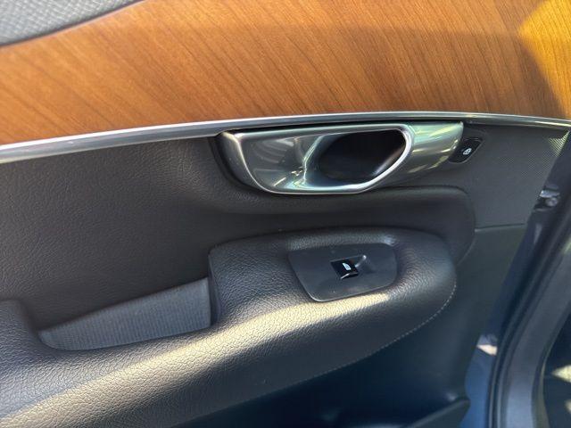 used 2021 Volvo XC90 Recharge Plug-In Hybrid car, priced at $37,500
