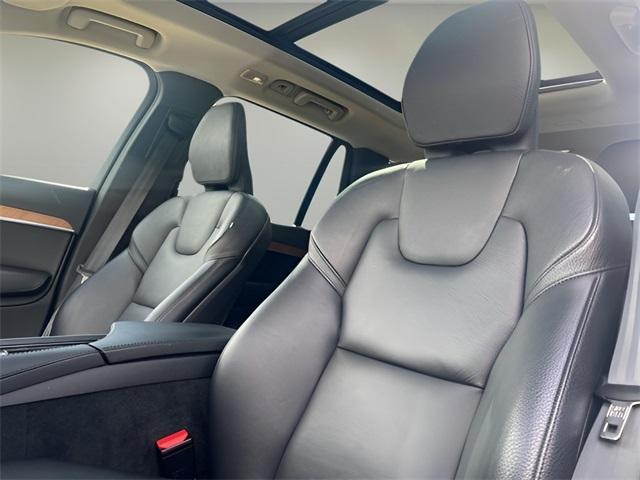 used 2023 Volvo XC90 Recharge Plug-In Hybrid car, priced at $61,000