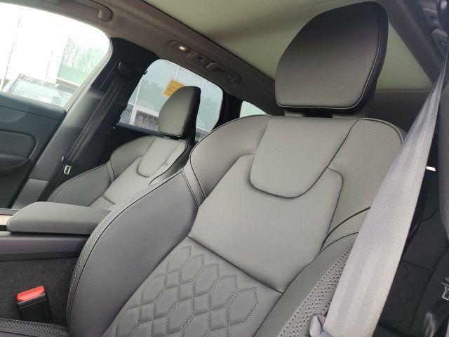 new 2026 Volvo XC60 car, priced at $58,810