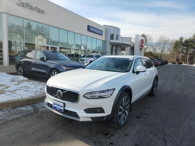 new 2025 Volvo V90 Cross Country car, priced at $65,175