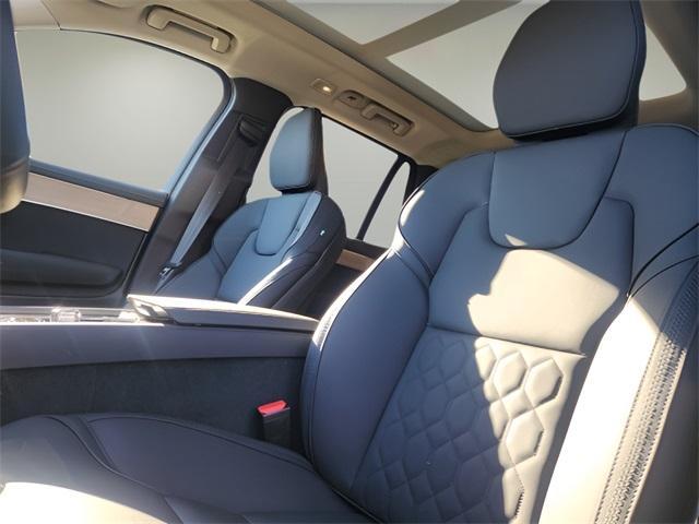 new 2025 Volvo XC90 car, priced at $72,280