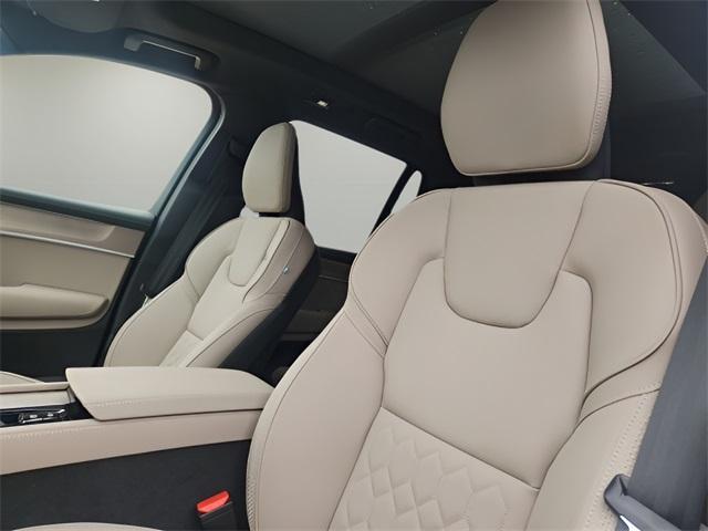 new 2025 Volvo XC90 car, priced at $69,095