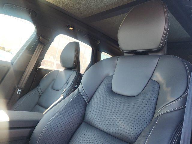 new 2026 Volvo XC60 car, priced at $64,060