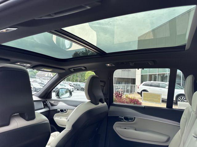 used 2022 Volvo XC90 Recharge Plug-In Hybrid car, priced at $47,000
