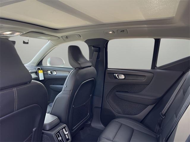 new 2025 Volvo XC40 car, priced at $51,040