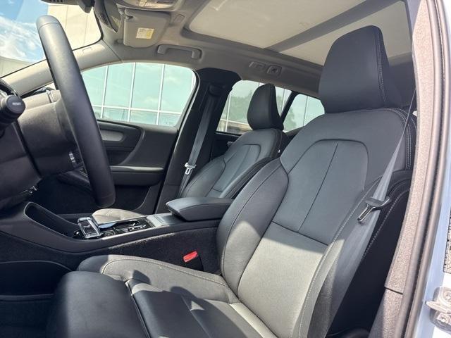 used 2024 Volvo XC40 car