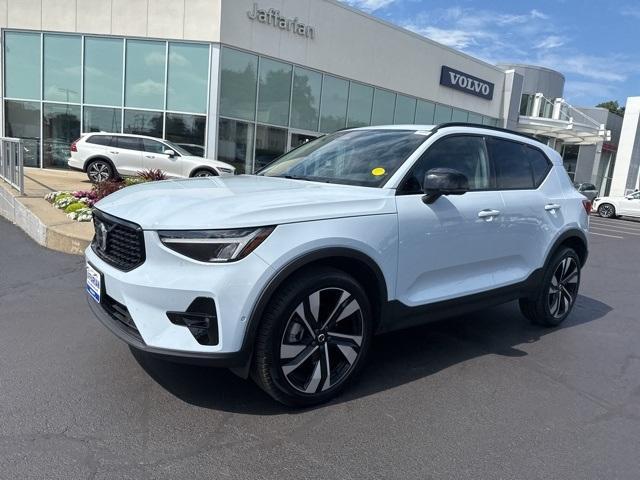 used 2024 Volvo XC40 car