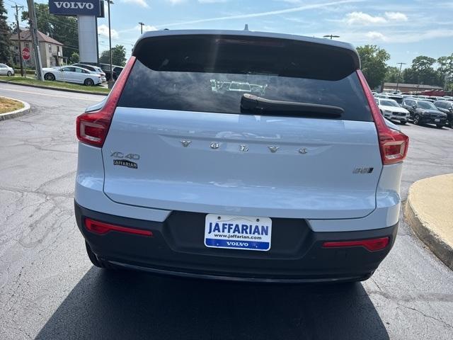 used 2024 Volvo XC40 car