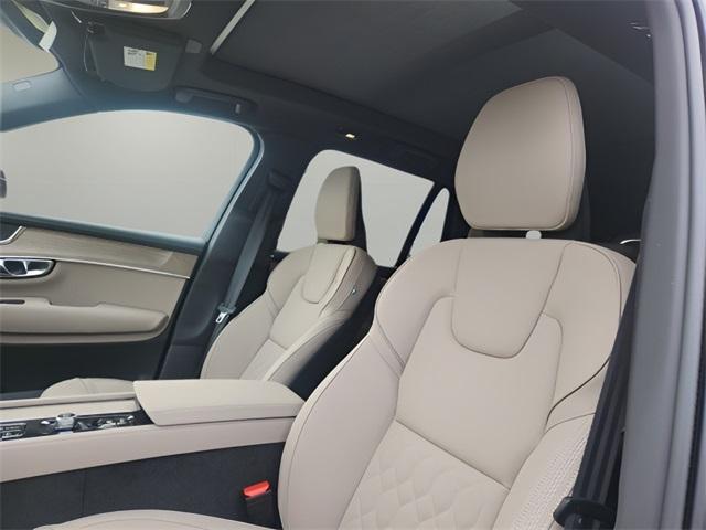 new 2025 Volvo XC90 car, priced at $62,825