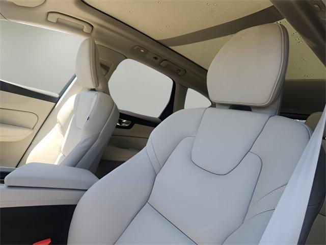 new 2025 Volvo XC60 car, priced at $55,360