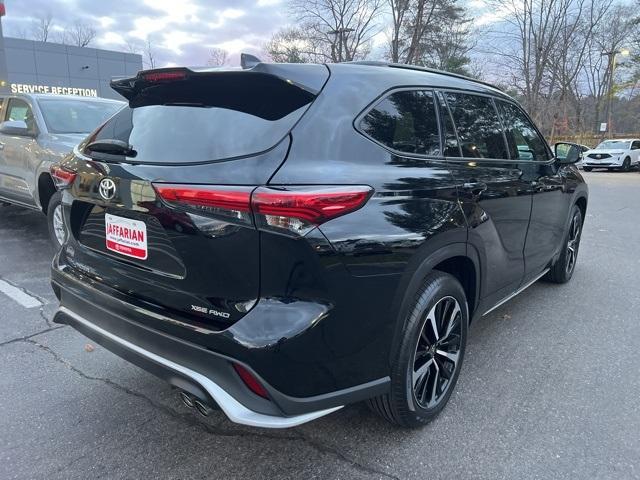 used 2022 Toyota Highlander car, priced at $39,500