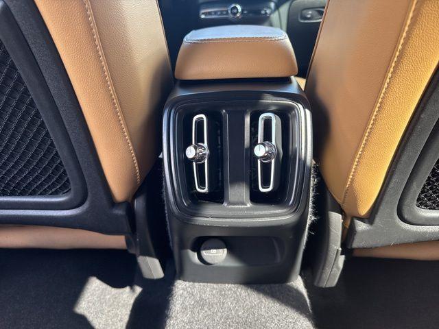 used 2019 Volvo XC40 car, priced at $18,288