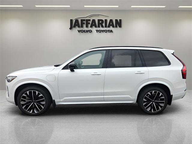 new 2026 Volvo XC90 Plug-In Hybrid car, priced at $91,035