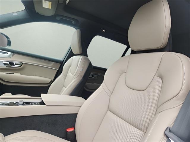 new 2026 Volvo XC90 Plug-In Hybrid car, priced at $91,035