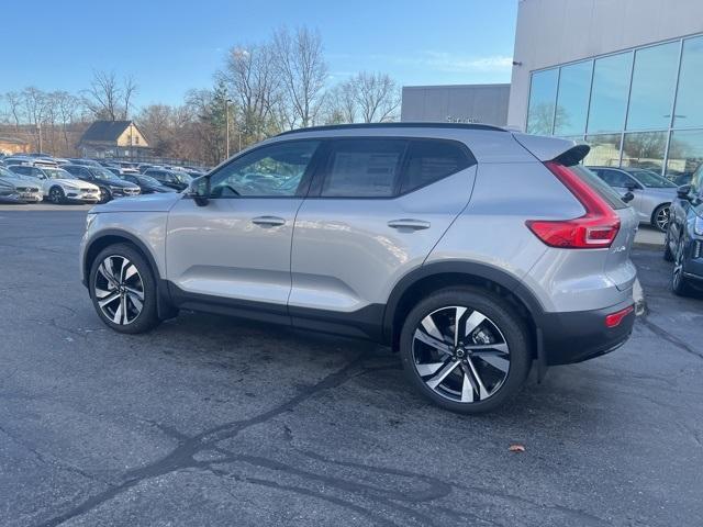 new 2025 Volvo XC40 car, priced at $51,990