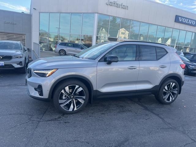 new 2025 Volvo XC40 car, priced at $51,990