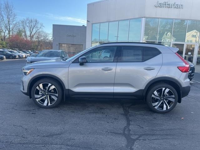 new 2025 Volvo XC40 car, priced at $51,990