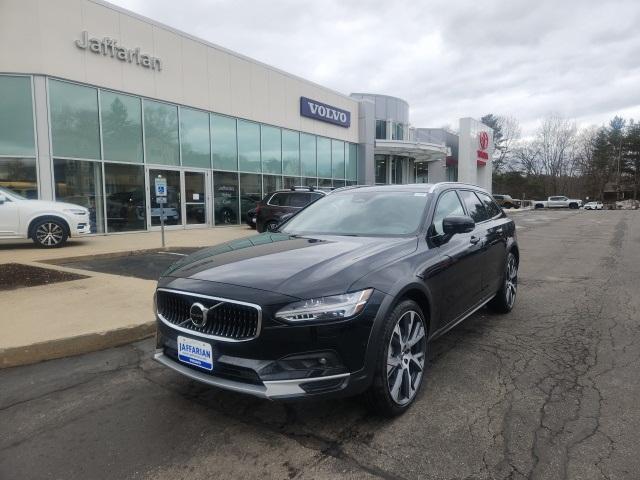 new 2025 Volvo V90 Cross Country car, priced at $73,535