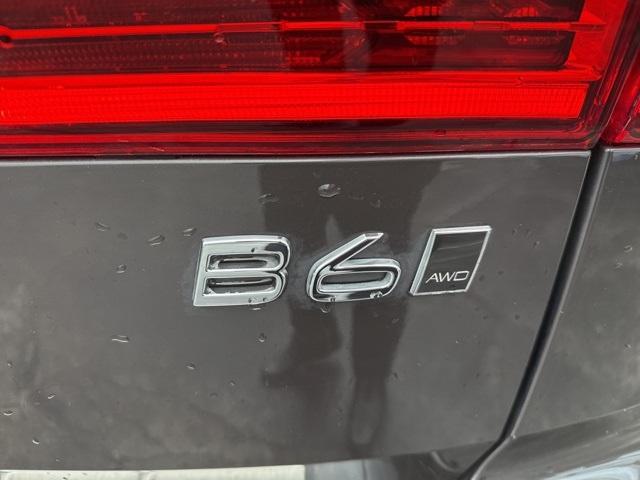 used 2022 Volvo XC60 car, priced at $42,500