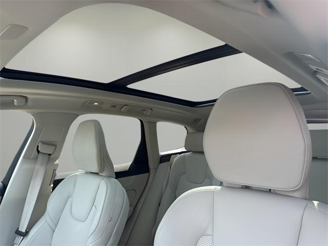 used 2022 Volvo XC60 car, priced at $39,500