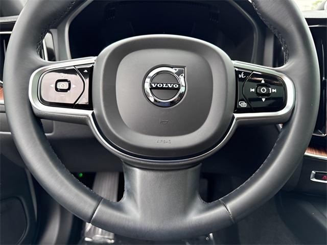 used 2023 Volvo XC60 car, priced at $43,999