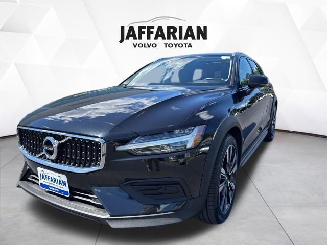 used 2020 Volvo V60 Cross Country car, priced at $26,500