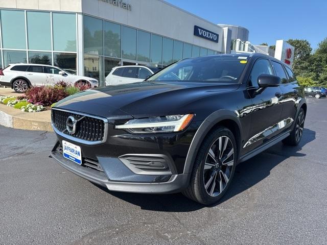 used 2020 Volvo V60 Cross Country car, priced at $26,500