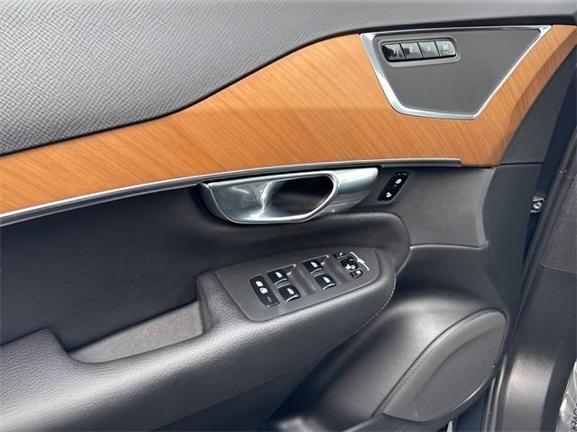 used 2022 Volvo XC90 car, priced at $36,991