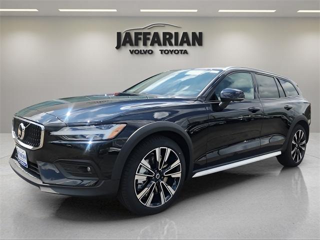 new 2025 Volvo V60 Cross Country car, priced at $59,330