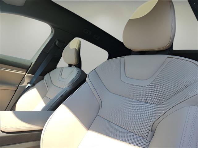 new 2025 Volvo EX90 car, priced at $86,705