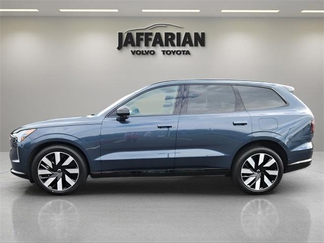 new 2025 Volvo EX90 car, priced at $86,655