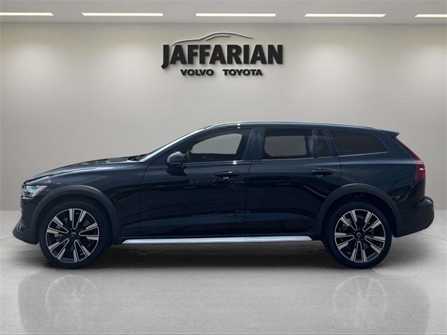 used 2024 Volvo V60 Cross Country car, priced at $49,991