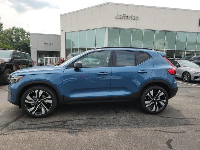 new 2025 Volvo XC40 car, priced at $52,760