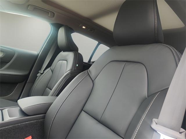 new 2025 Volvo XC40 car, priced at $45,245