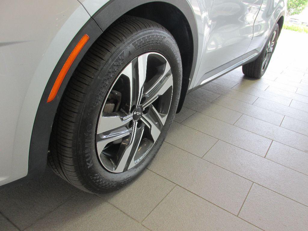 used 2022 Kia Sorento Plug-In Hybrid car, priced at $30,995