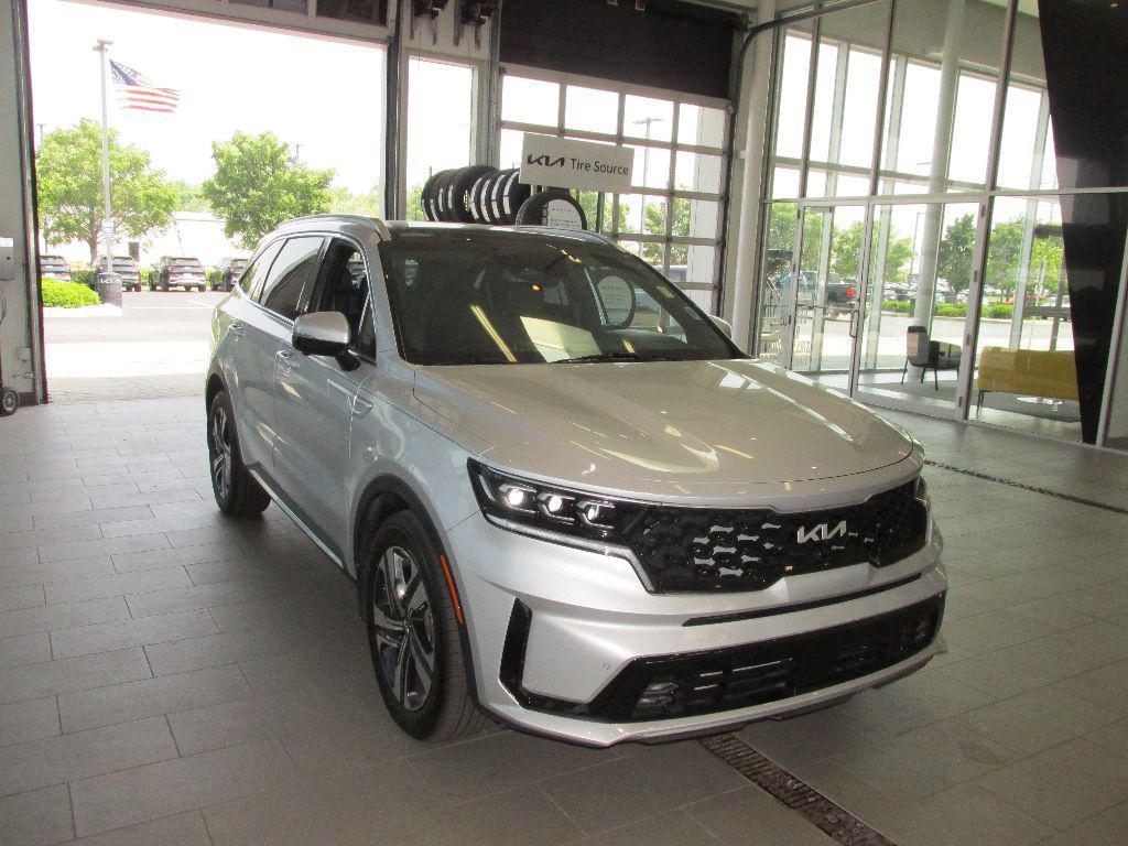 used 2022 Kia Sorento Plug-In Hybrid car, priced at $30,995