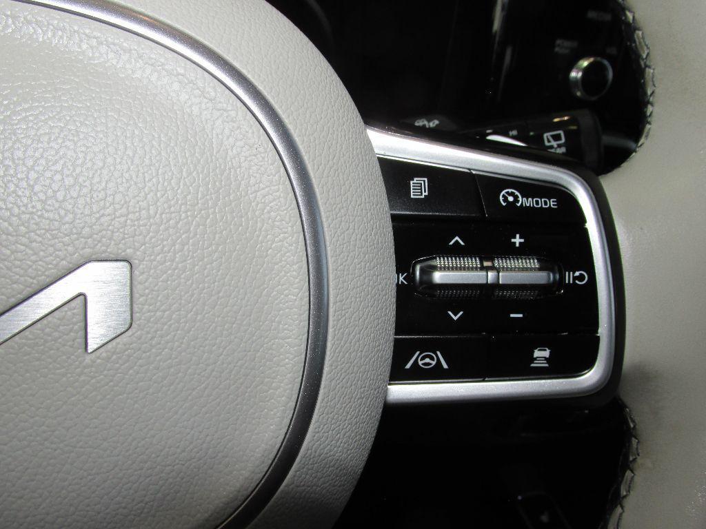 used 2022 Kia Sorento Plug-In Hybrid car, priced at $30,995